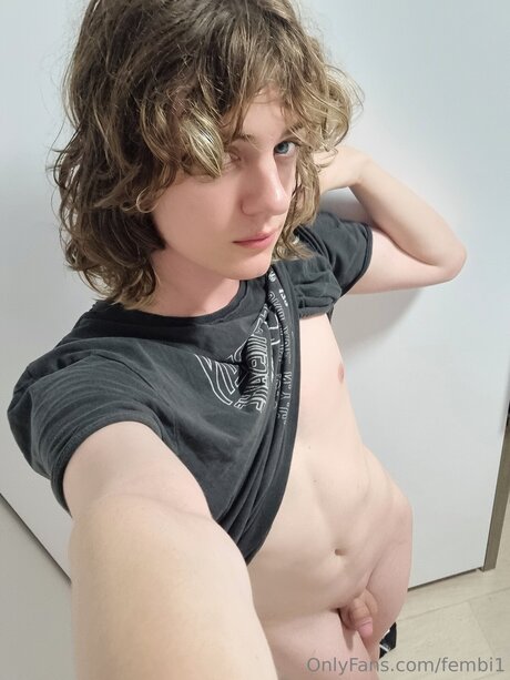 Fembii1 modèle nu des photos