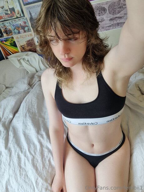 Fembii1 xxx étoile image