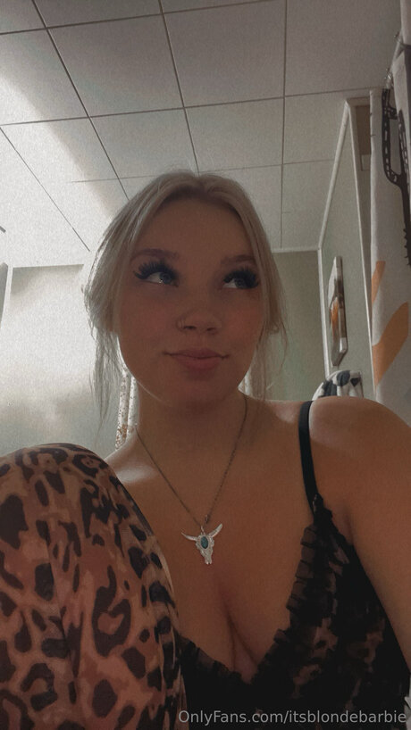 Itsblondebarbie modèle adulte img