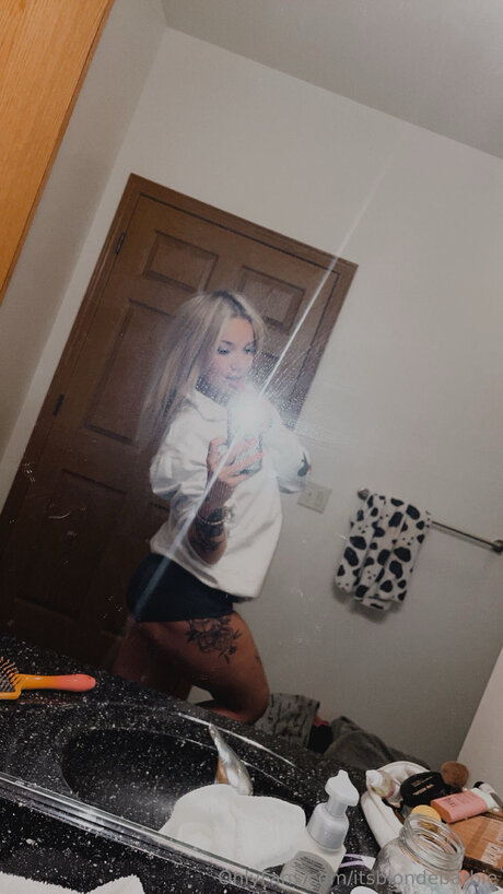 Itsblondebarbie étoile érotique des photos