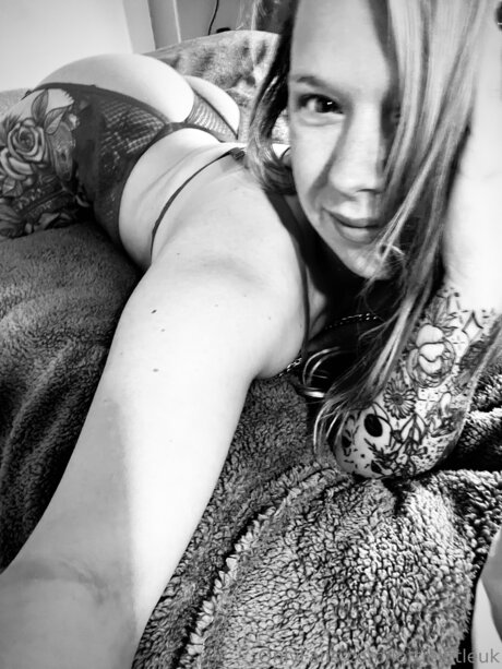 Lottie Rose Free star du porno adulte galerie