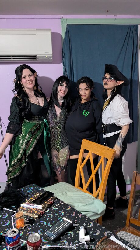 Showmeyourcrits star érotique photo