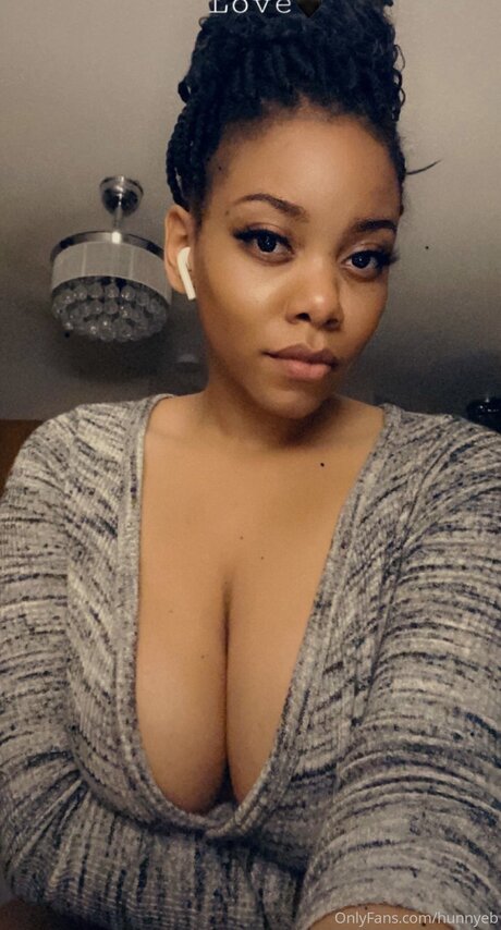 Hunnyeb sexe star du porno archive