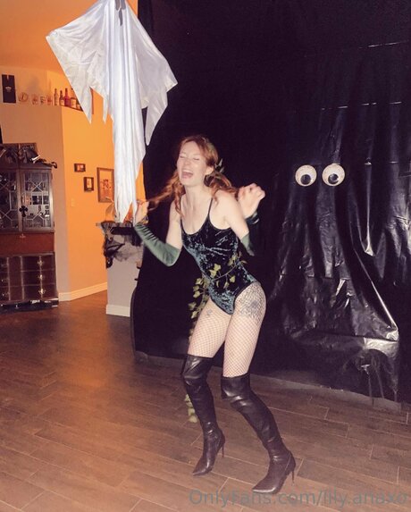 Lily Anaxo actrice chaude photo