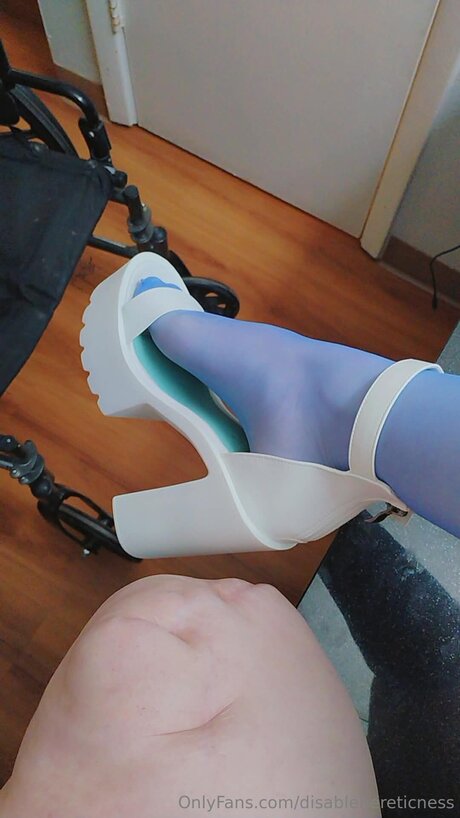 Disablehereticness actrice parfaite galeries