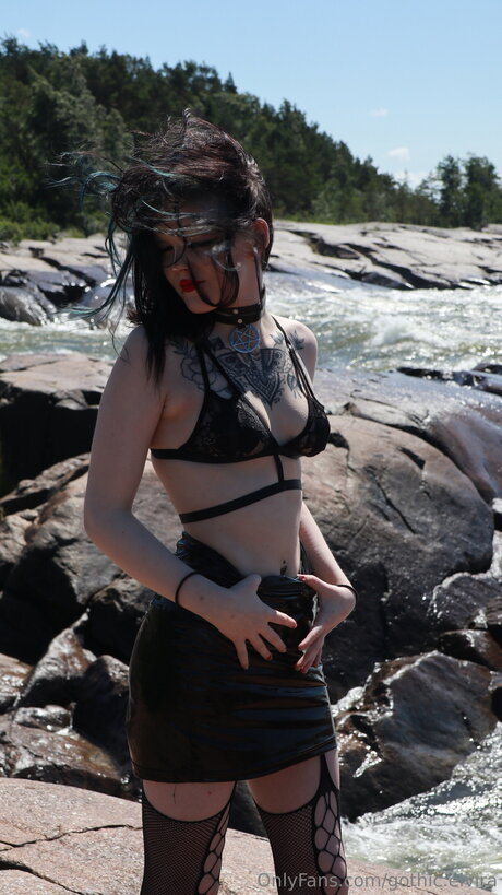 Gothic Elvira nus de stars du porno collection