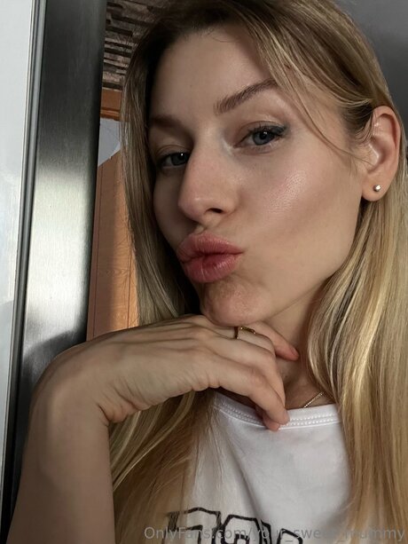 Your Sweet Mummy actrice exclusive photos