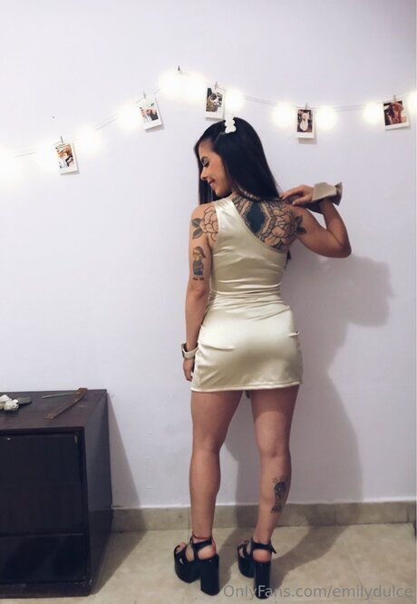 Emilydulce star du porno parfaite archive