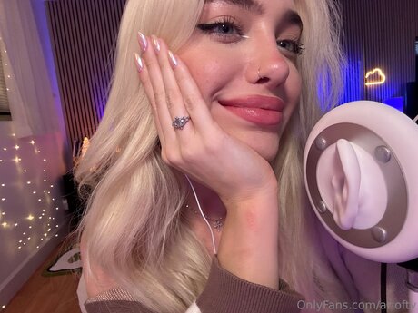 Arioftv modèle magnifique des photos