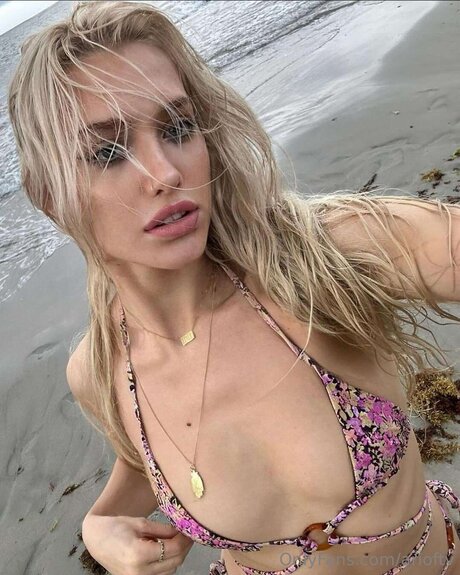 Arioftv modèles nus archive