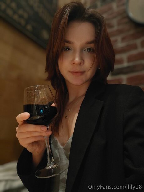 Llily18 actrice de nus archive