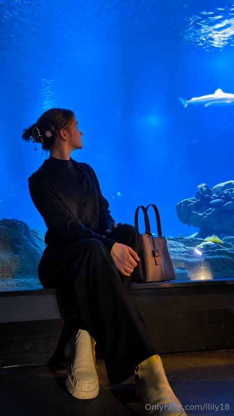 Llily18 xxx étoile des photos