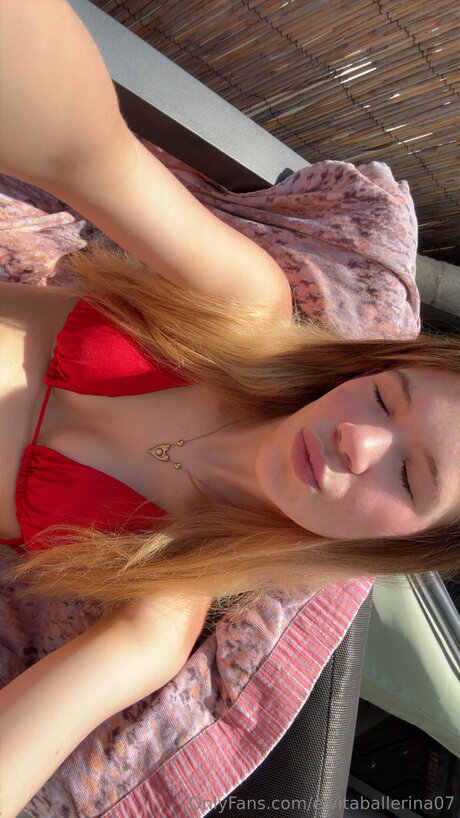 Elvitaballerina07 star du porno nue archive