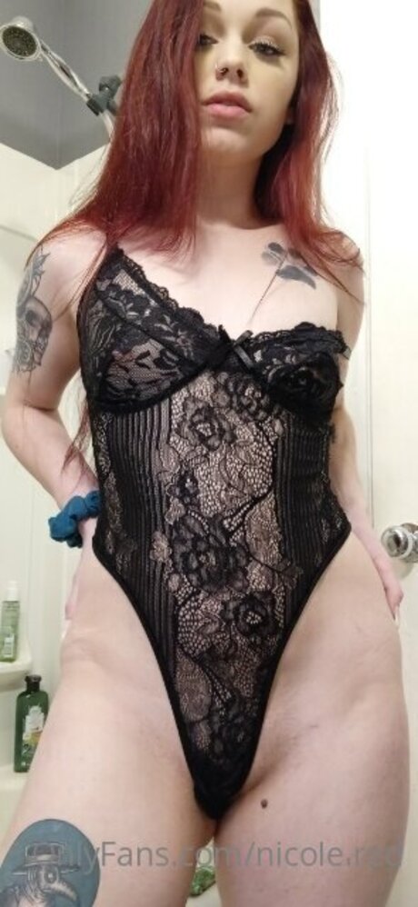 Nicole Red star du porno érotique img