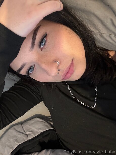 Avie Baby belle actrice photo