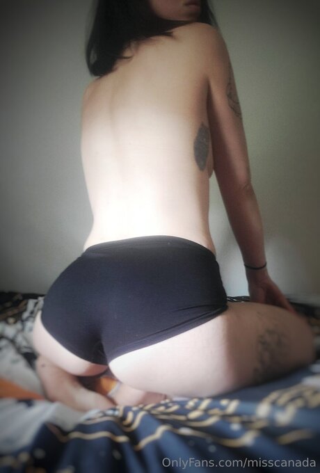 Misscanada modèles nus images