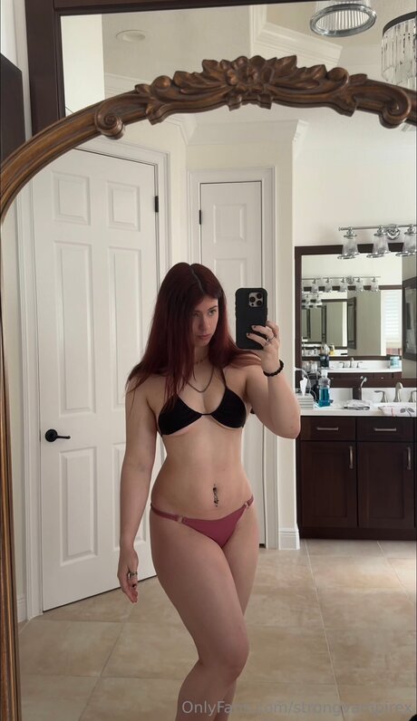 Strongvampirex modèle joli photo