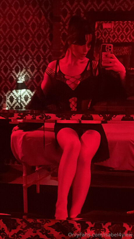 Isabel4yiew étoile nue photos