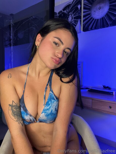 Belladiazfree modèle pornographique galeries