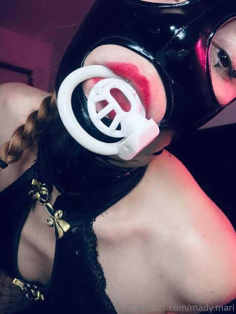 Maddy Mari modèle parfait photos