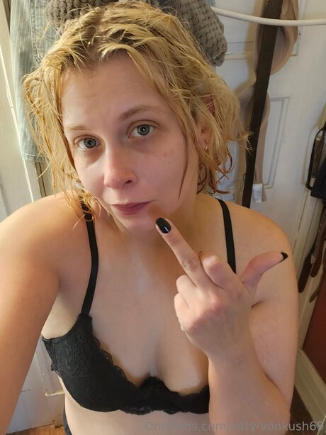 Kitty Vonkush69 étoile exclusive image