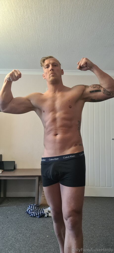 Lukehardy xxx star du porno image