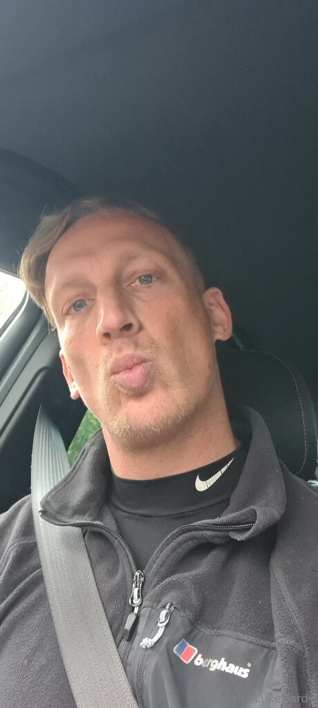 Lukehardy nus star du porno photos