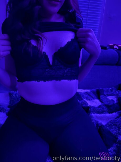 Bexbooty actrice chaude galeries