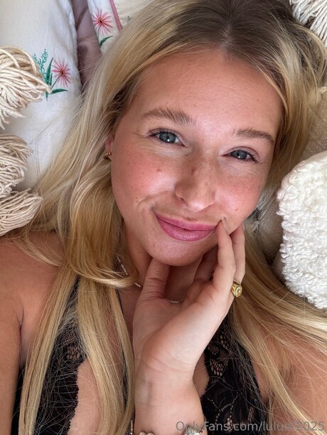 Luluof2025 star érotique img