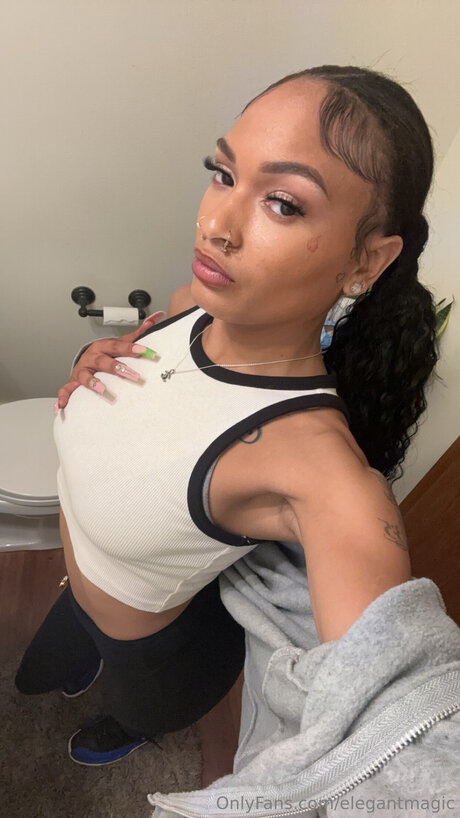Elegantmagic belle star du porno img