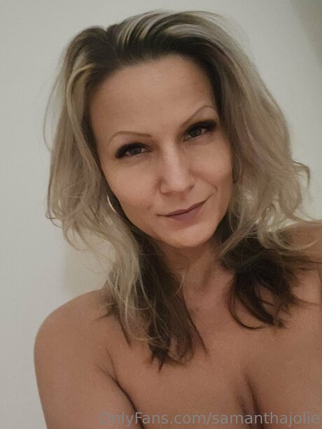 Samanthajolie star du porno érotique archive