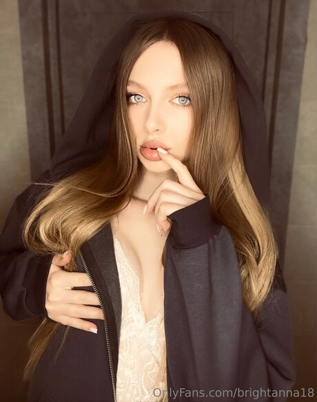 Brightanna18 modèle gratuit photos