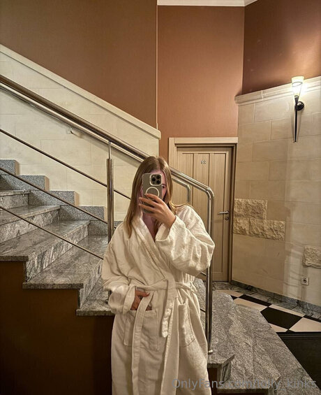 Lolly Kinks actrice de nus des photos