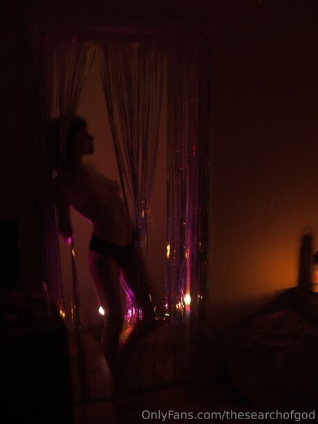 Thesearchofgod actrice img