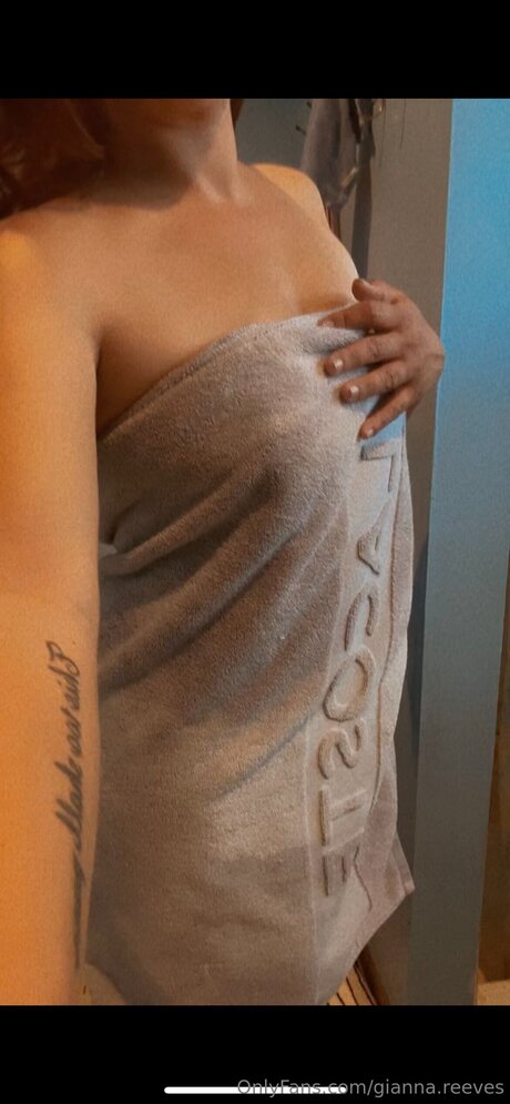 Gianna Reeves star exclusive photo