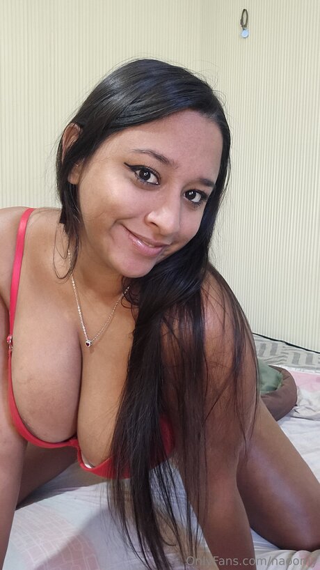 Naoomy star du porno en haute qualité collection