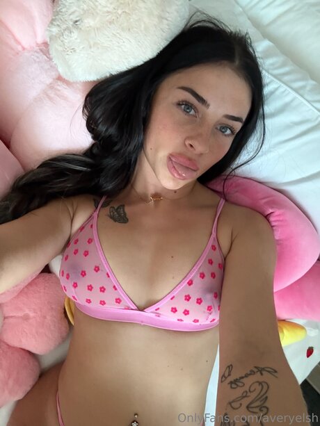 Averyelsh actrice exclusive photos