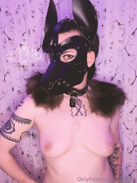 Pupmoth modèle porno des photos