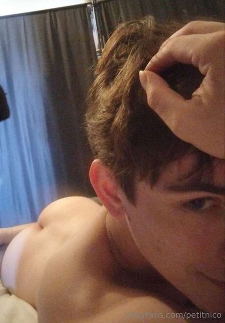 Petitnico star du porno en haute qualité img