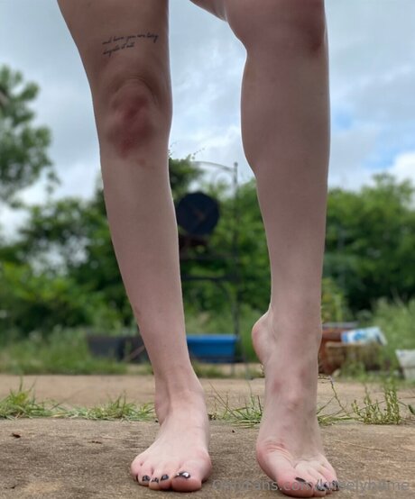 Kneelyb4me actrice chaude archive