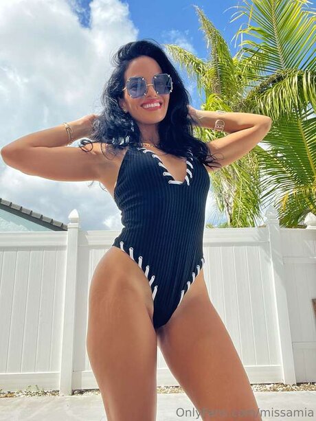 Adrixfree actrice sexy image