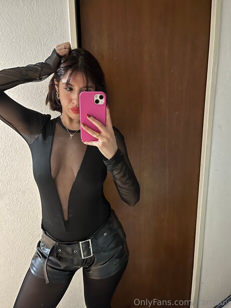 Frambuy modèle artistique photos