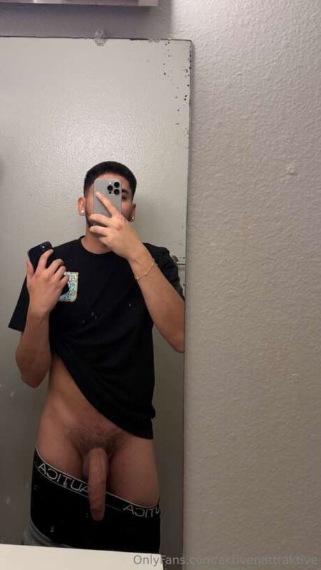 Aktivenattraktive actrice adulte archive