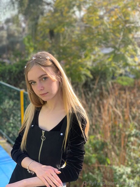 Arya Lune modèle adulte galerie