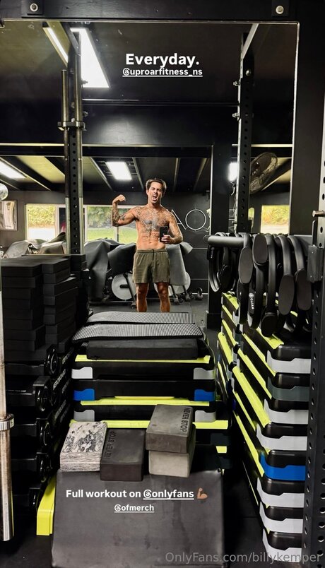 Billykemper modèle xxx des photos