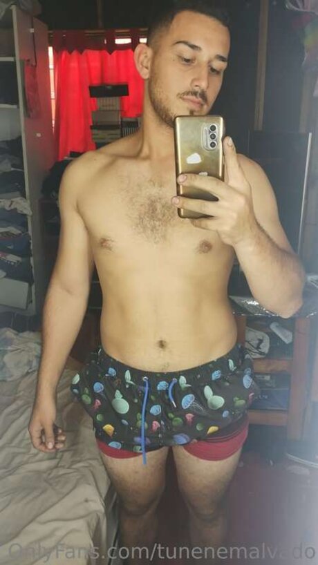 Tunenemalvado modèle de sexe galeries