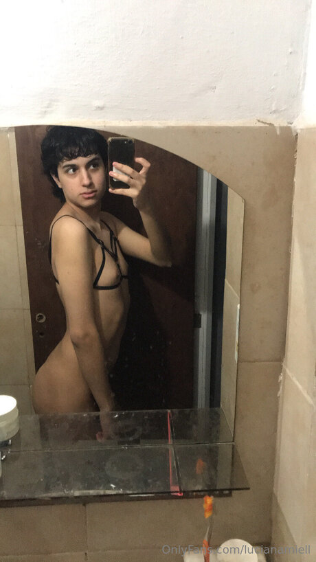 Lucianamiell étoile sexy des photos