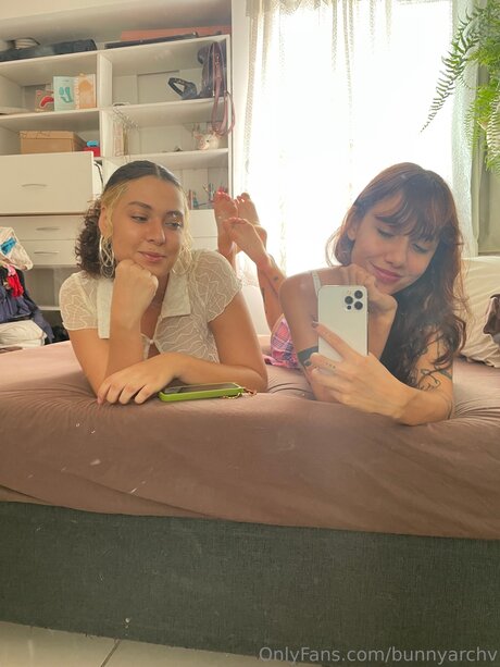 Bunnyarchv étoile nue des photos