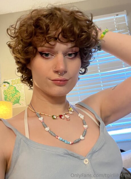 Tgirllilyfree belle actrice des photos