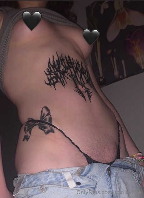 Tgirllilyfree modèle sympa des photos